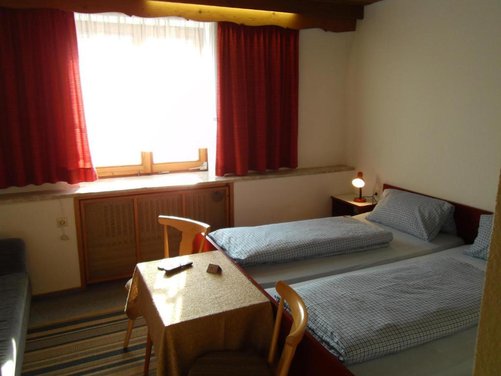 Hotel Gasthof Zum Neubau Kißlegg Стая снимка