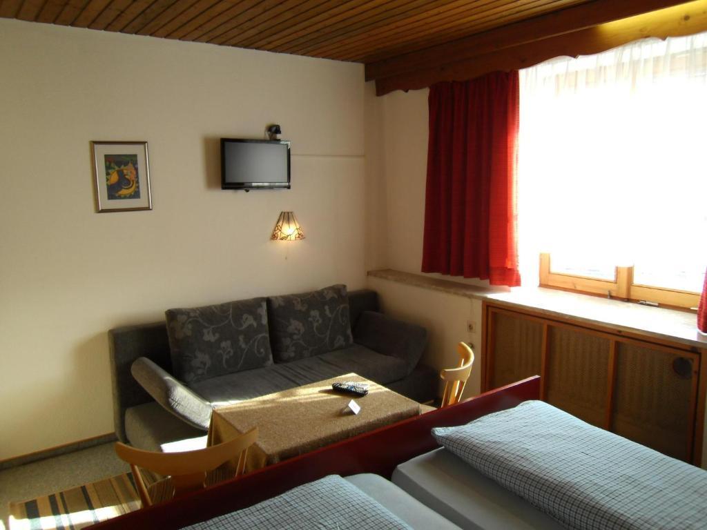 Hotel Gasthof Zum Neubau Kißlegg Стая снимка