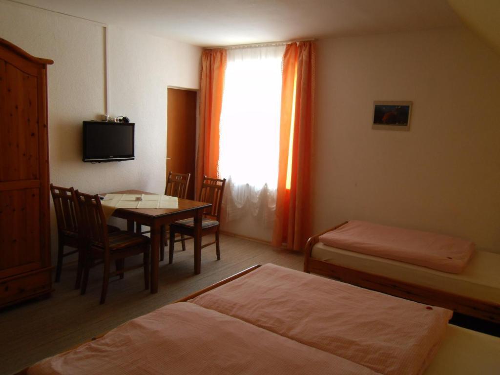 Hotel Gasthof Zum Neubau Kißlegg Стая снимка