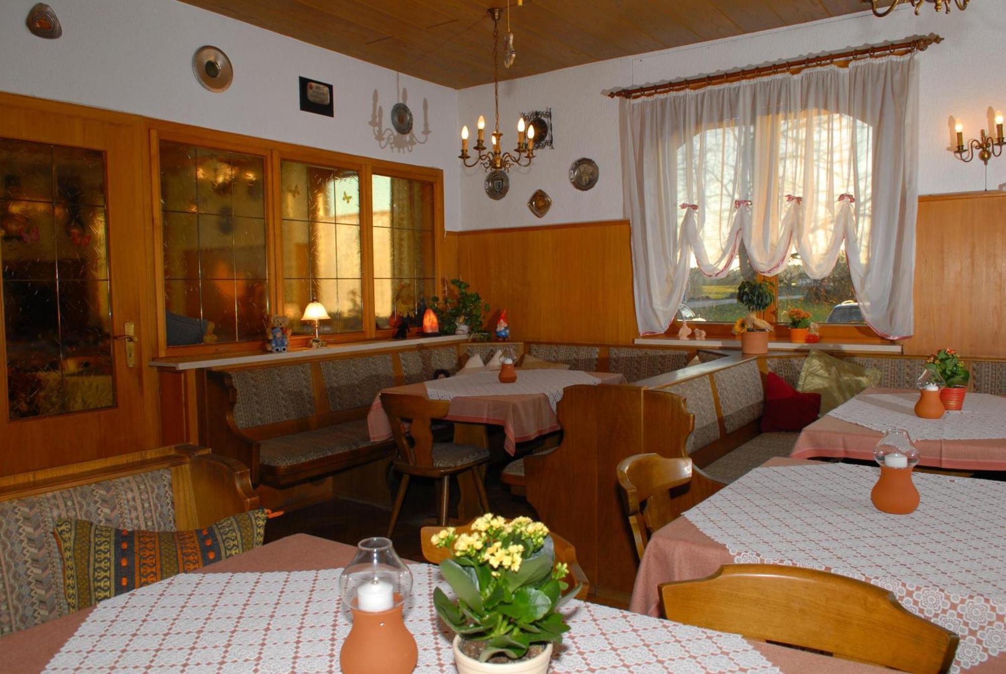 Hotel Gasthof Zum Neubau Kißlegg Екстериор снимка